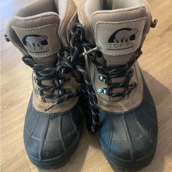 Sorel Black and Tan Snow Boots - Picture 2 of 4